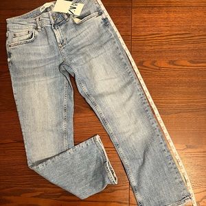 Zara low rise cropped jeans light wash size 38 (US 6)